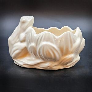 McCoy Pottery Planter Frog & Lily Pad Lotus Flower Ivory White Vintage